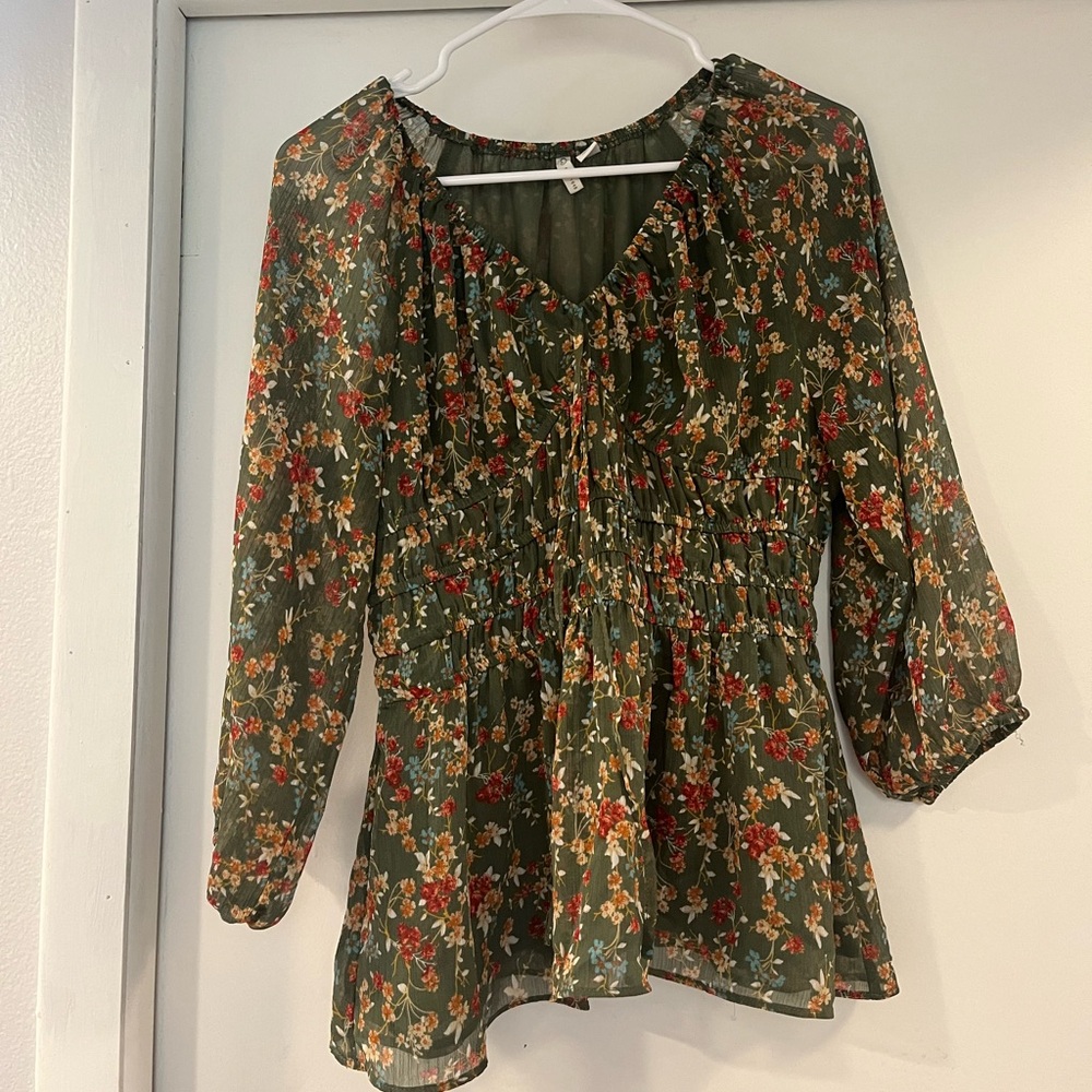 Beautiful fall print blouse